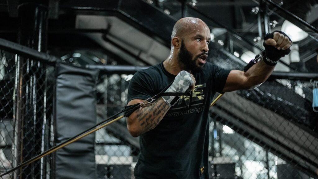 Top 5 Resistance Band Exercises For MMA Conditioning